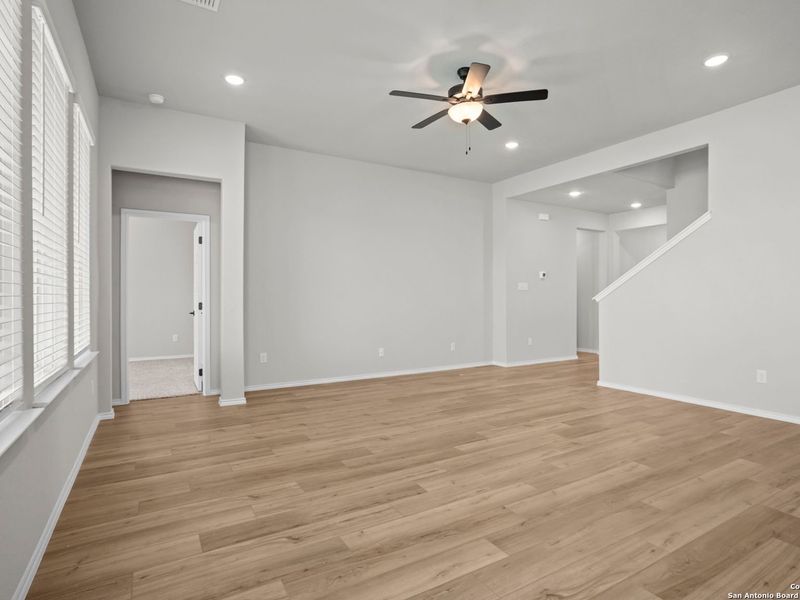 Spacious, unfurnished interior of a new home in Horizon Pointe, Converse (Image 27). Spacious, unfurnished interior of a new home in Horizon Pointe, Converse (Image 27).