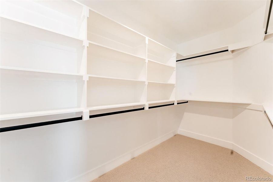 Spacious, unfurnished interior of a new home in , Englewood (Image 22).