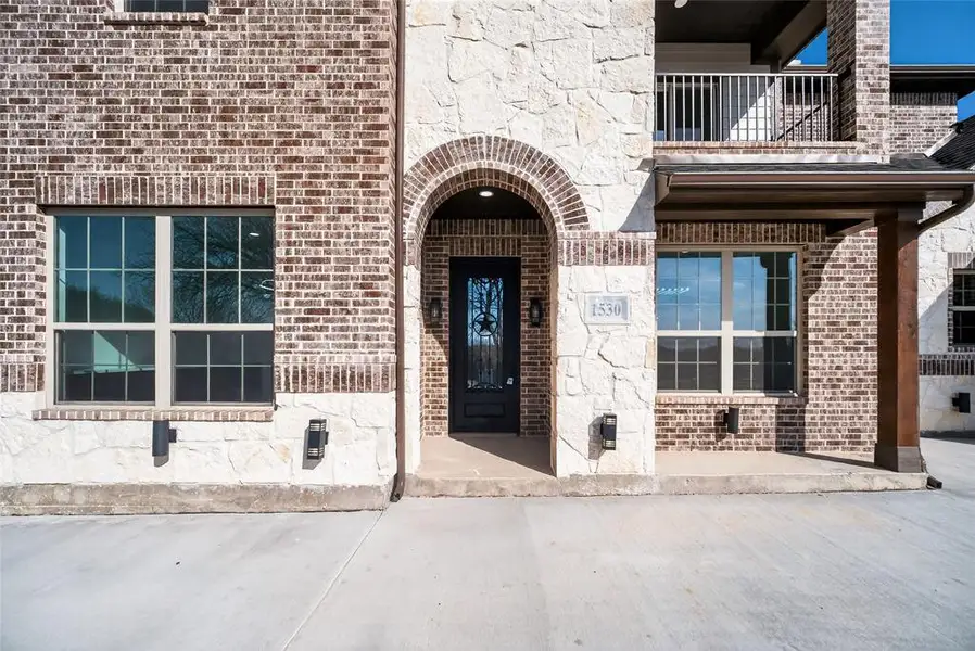 Exterior details and patio area of a home in , Lancaster (Image 4).