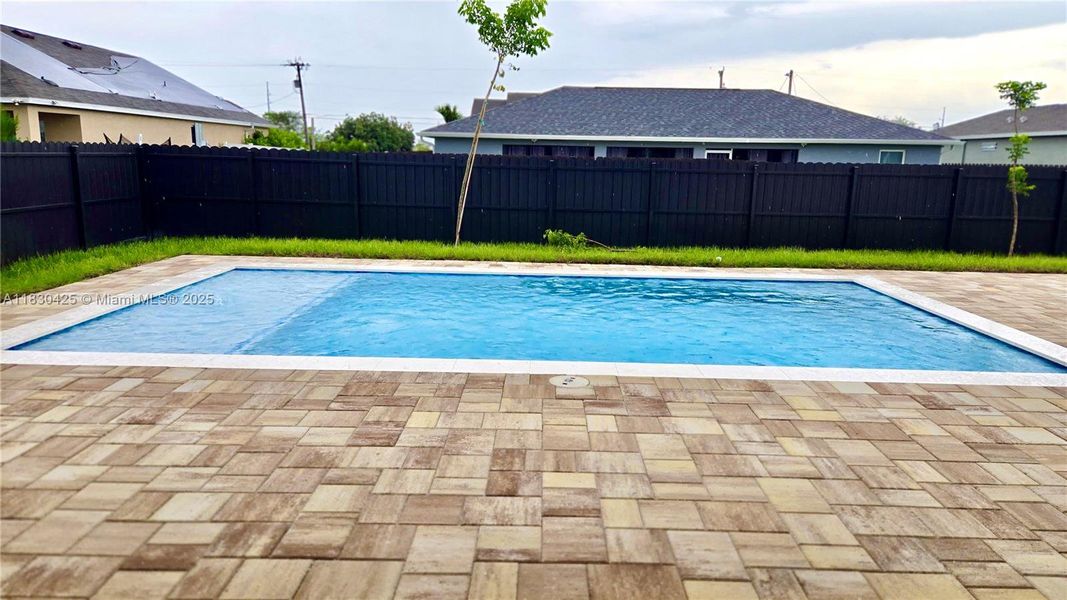 Exterior details and patio area of a home in , Cape Coral (Image 20).
