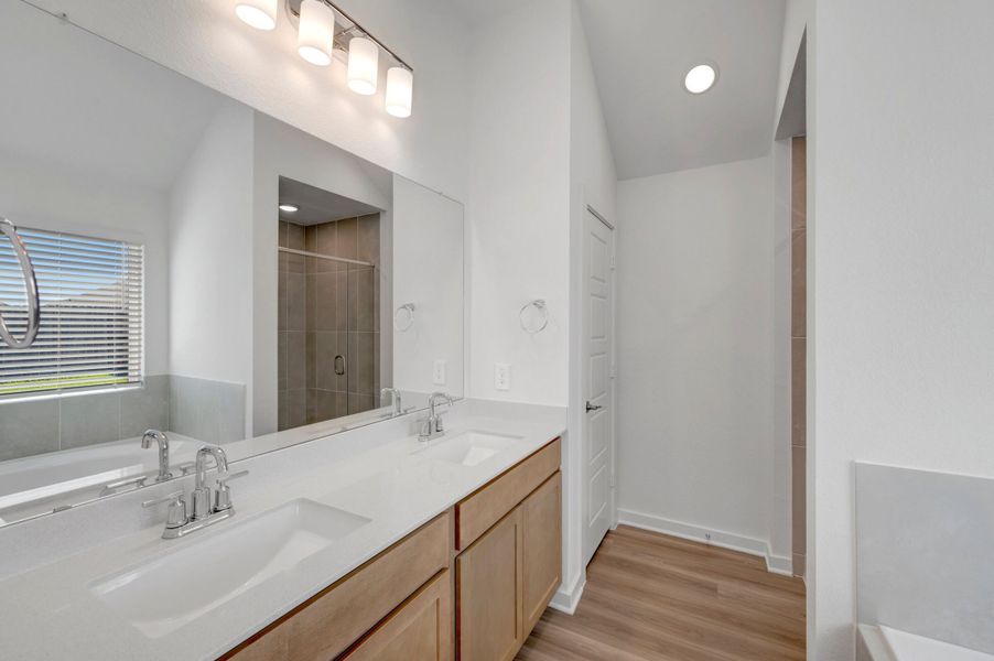 Owner's Bathroom Owner's Bathroom