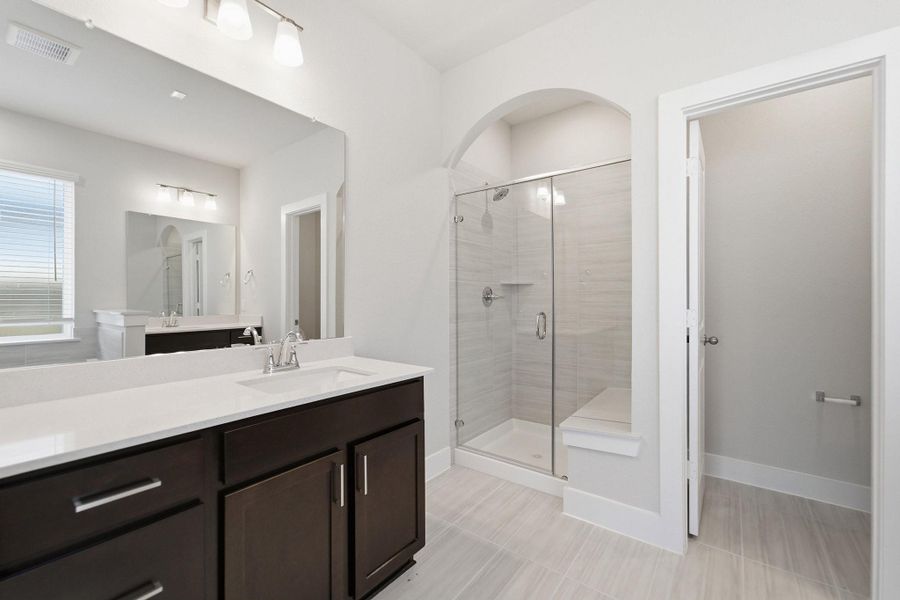Furnished interior view inside a new home in Pecan Estates, Crosby (Image 16).