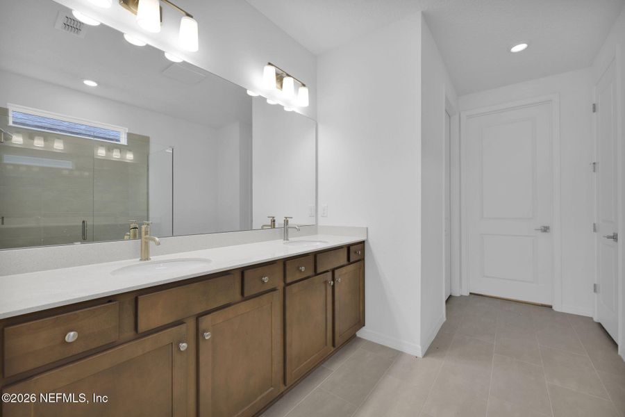 Furnished interior view inside a new home in Murray Farms, Middleburg (Image 10).