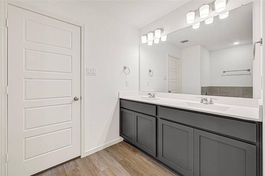 Furnished interior view inside a new home in Rollingbrook Estates, Baytown (Image 7). Furnished interior view inside a new home in Rollingbrook Estates, Baytown (Image 7).