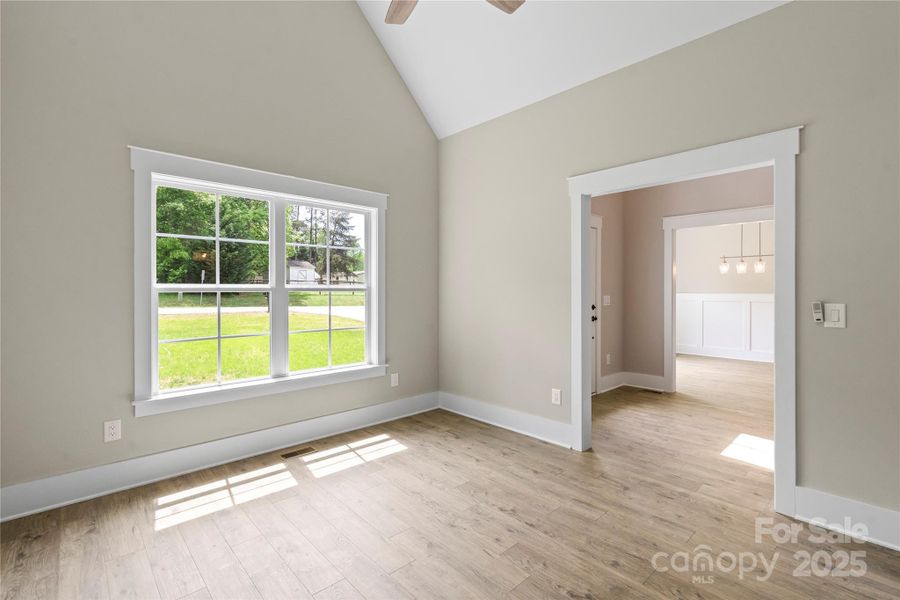 Vaulted ceiling feature Vaulted ceiling feature