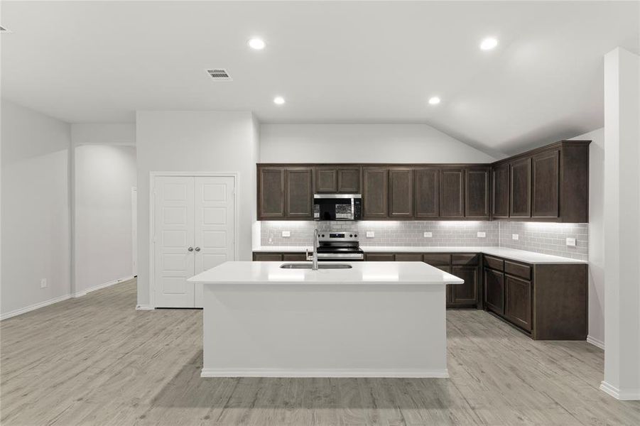 10. 1405 Hillbrook - Kitchen 10. 1405 Hillbrook - Kitchen