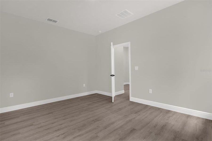 Spacious, unfurnished interior of a new home in , Ocala (Image 28).