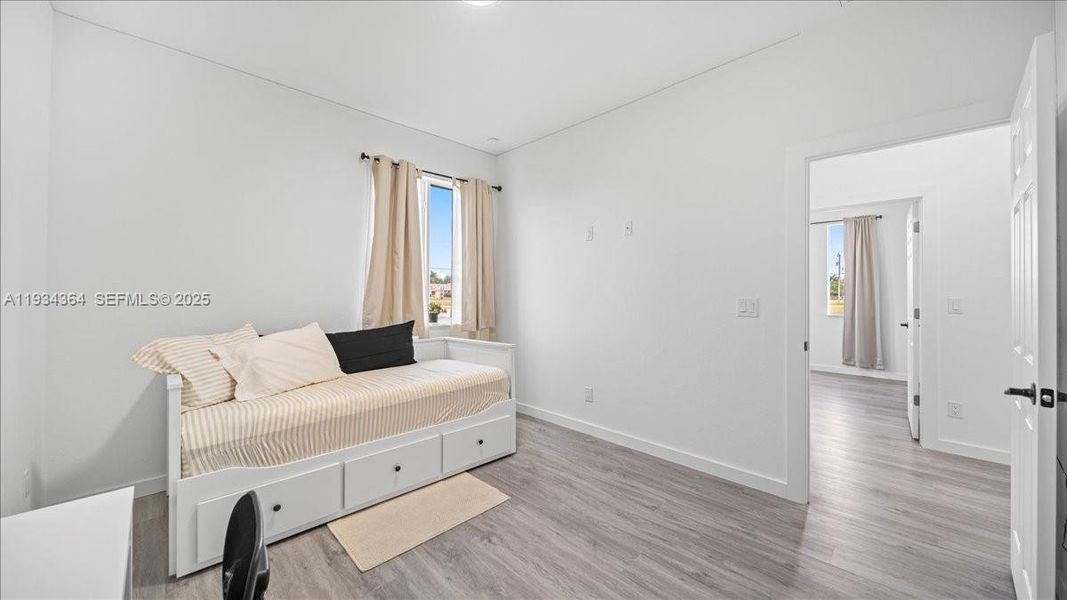 Furnished interior view inside a new home in , Cape Coral (Image 12).