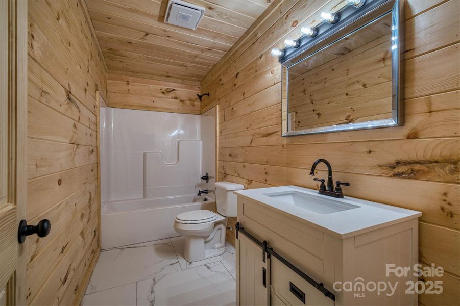 Furnished interior view inside a new home in , Valdese (Image 10).