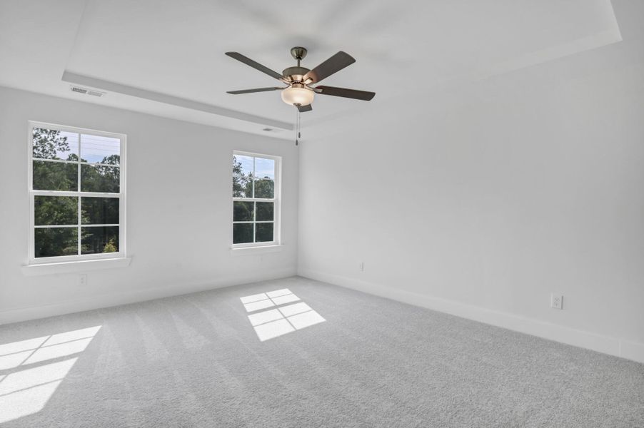 Spacious, unfurnished interior of a new home in Ferry Grove, Lexington (Image 21).