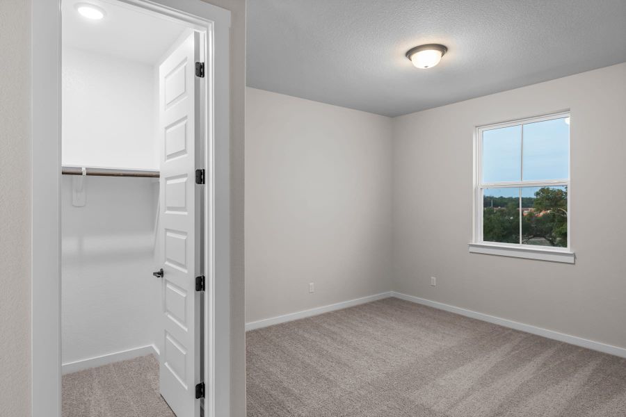 Spacious, unfurnished interior of a new home in Lariat, Liberty Hill (Image 46).