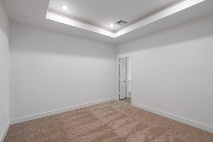 Spacious, unfurnished interior of a new home in Valencia 60', Manvel (Image 31).