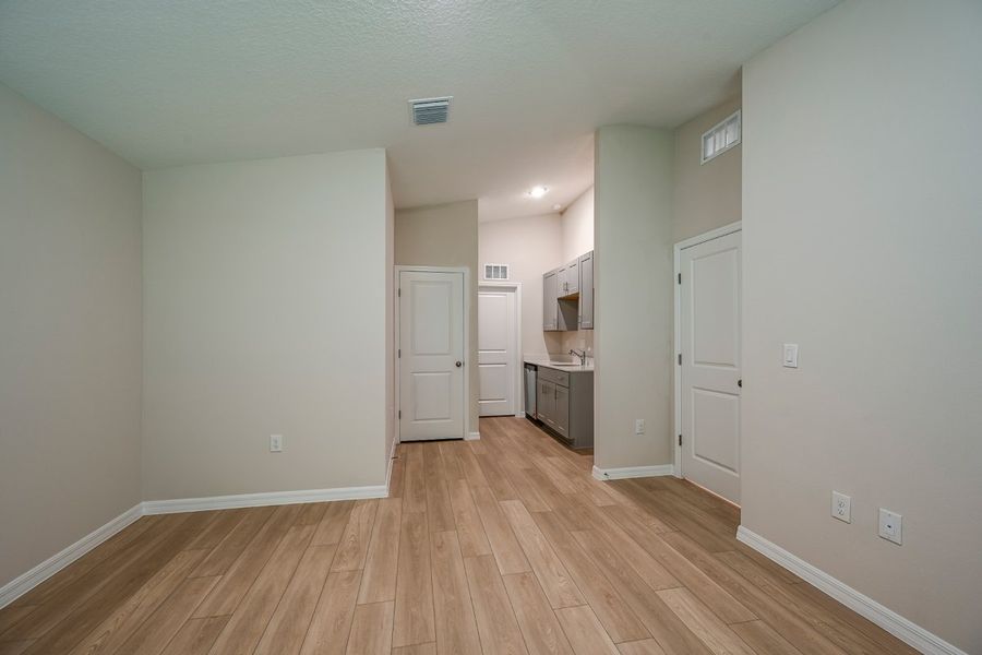 Spacious, unfurnished interior of a new home in Two Rivers, Zephyrhills (Image 32).