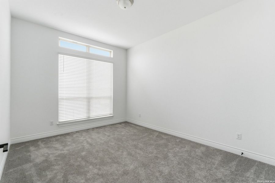 Spacious, unfurnished interior of a new home in Davis Ranch, San Antonio (Image 15).
