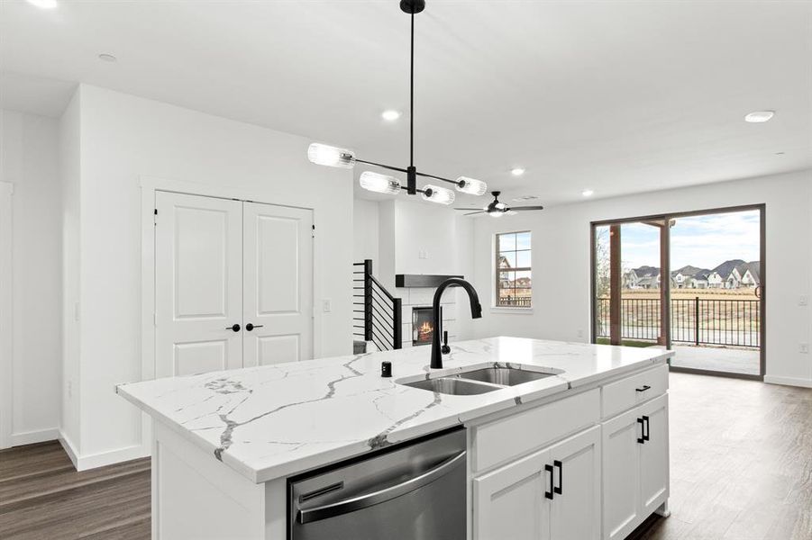 014-1232Armstrong-TheColony-TX-75056-Kitchen.jpg-FULL