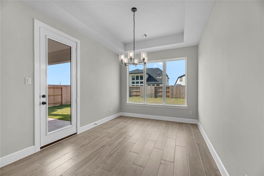 Spacious, unfurnished interior of a new home in Grange, Katy (Image 13).