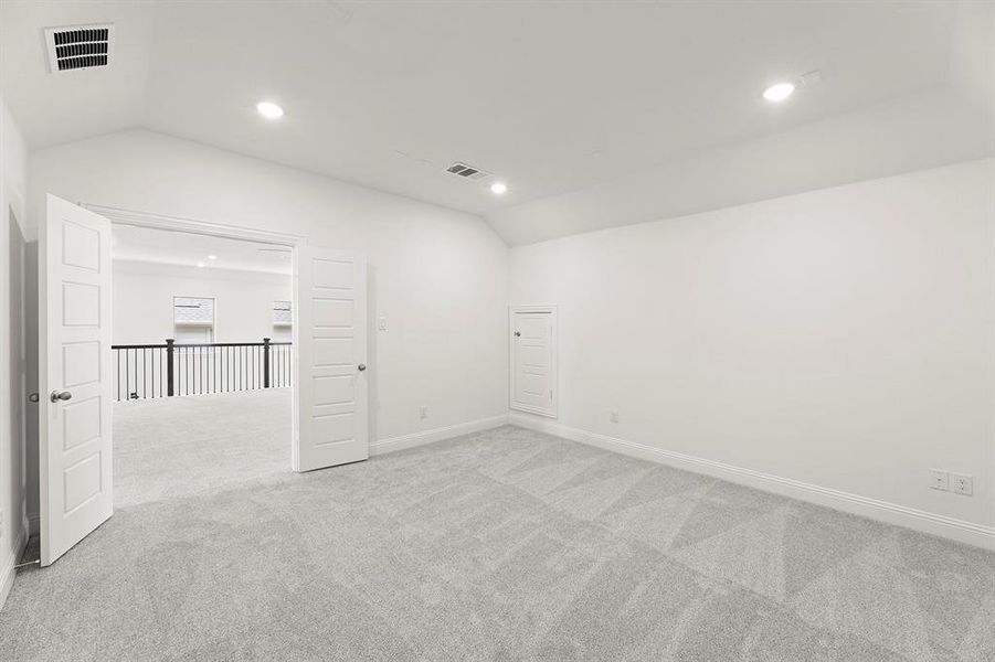 24. 616 Carlow - Media