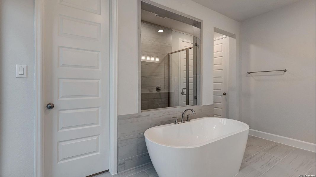 Furnished interior view inside a new home in Haby Hill, San Antonio (Image 15).