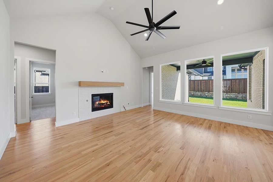 Spacious, unfurnished interior of a new home in Quail Hollow, Rockwall (Image 22). Spacious, unfurnished interior of a new home in Quail Hollow, Rockwall (Image 22).
