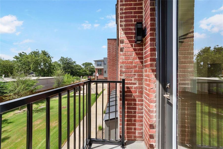 Exterior details and patio area of a home in , Farmers Branch (Image 21).