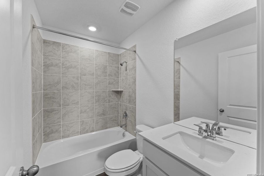 Furnished interior view inside a new home in Avenida, Converse (Image 8).