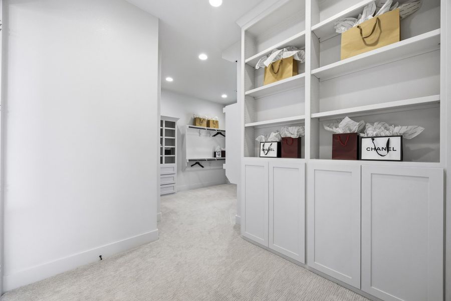 Representative furnished interior of a home built from the Lancaster by Windsor Homes in Ridge Pointe Estates, McLendon-Chisholm (Image 28).