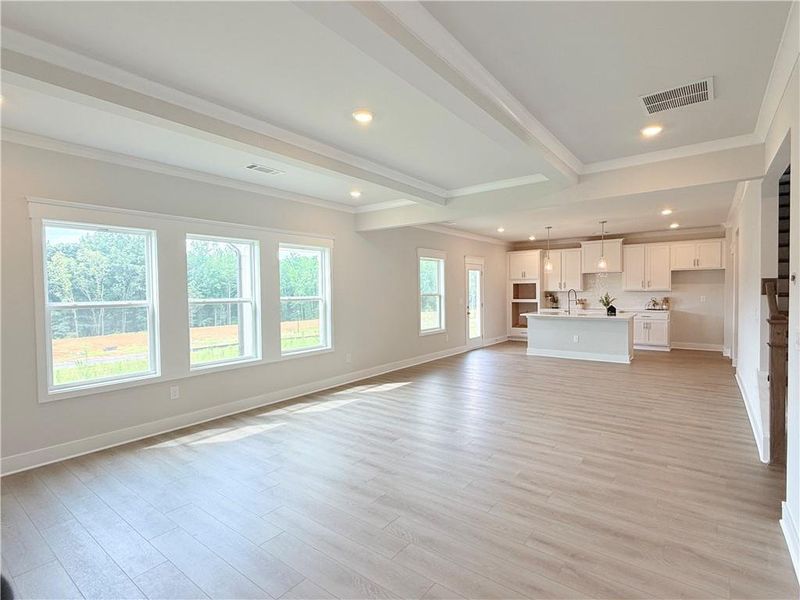 Spacious, unfurnished interior of a new home in Ponderosa Farms Manor, Gainesville (Image 19).