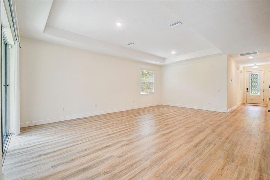 Spacious, unfurnished interior of a new home in Hidden Ridge, New Port Richey (Image 30).