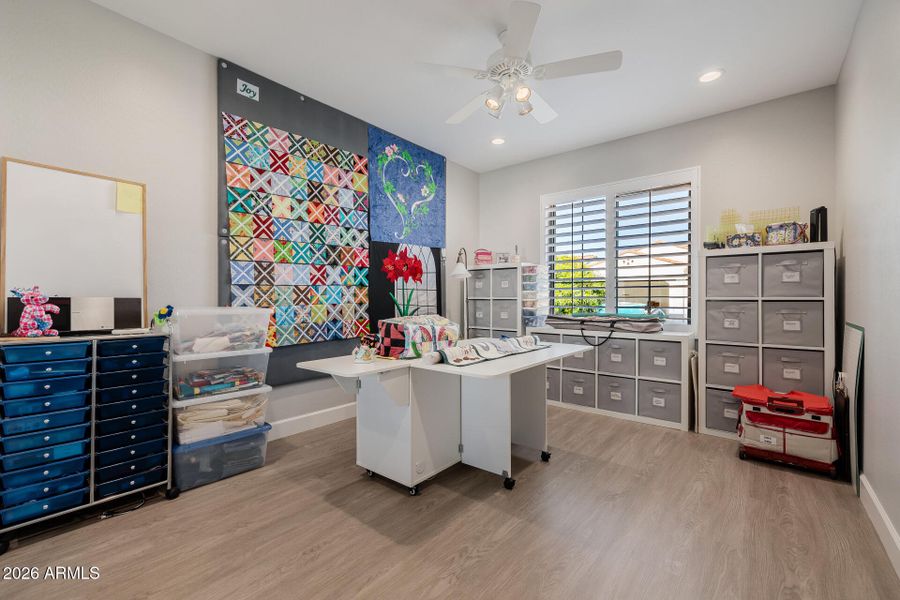 2'Guest bedoom set up for quilting