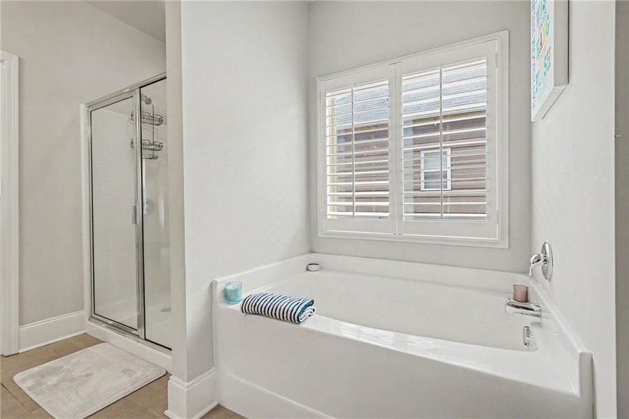 Furnished interior view inside a new home in , Atlanta (Image 10).