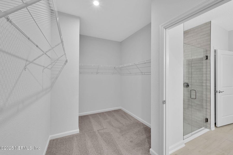 Spacious, unfurnished interior of a new home in McGirt's Creek, Yulee (Image 32).