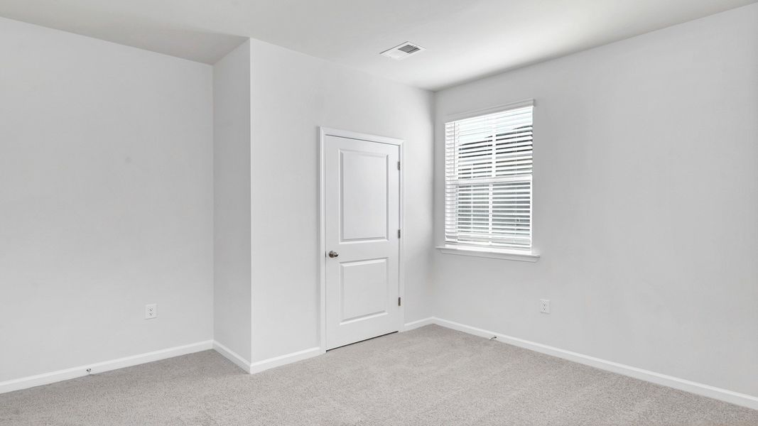 Representative unfurnished interior of a home built from the CAMERON by D.R. Horton in Mulberry Landing, Orangeburg (Image 24).