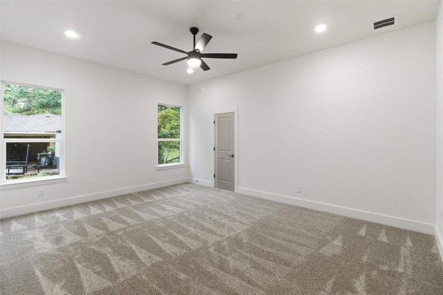 Spacious, unfurnished interior of a new home in , River Oaks (Image 16).