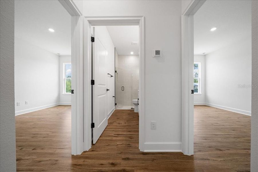 Spacious, unfurnished interior of a new home in , Weeki Wachee (Image 47).