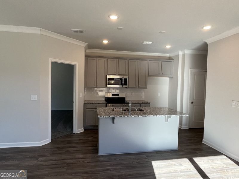 Spacious, unfurnished interior of a new home in High Shoals, Dallas (Image 22).