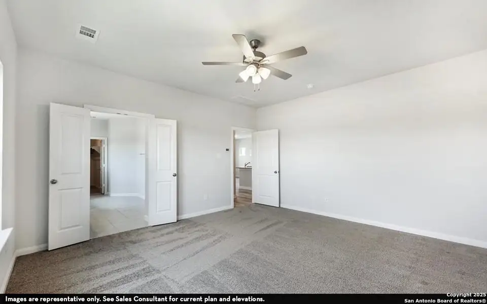 Spacious, unfurnished interior of a new home in Cloud Country, New Braunfels (Image 11).