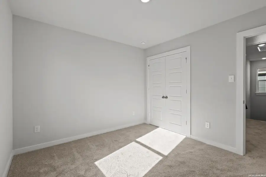 Spacious, unfurnished interior of a new home in Senna, Leon Valley (Image 14).
