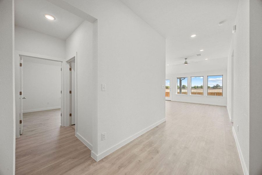 Spacious, unfurnished interior of a new home in Prairie Winds, Hutto (Image 13).