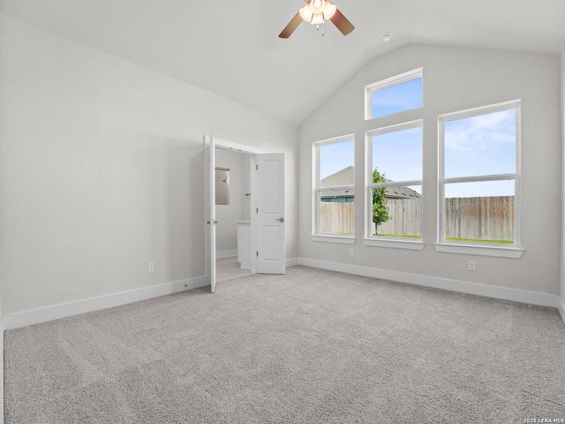 Spacious, unfurnished interior of a new home in Westridge, San Antonio (Image 15).