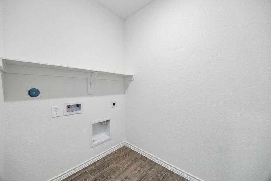 Spacious, unfurnished interior of a new home in Montgomery Bend, Montgomery (Image 23).