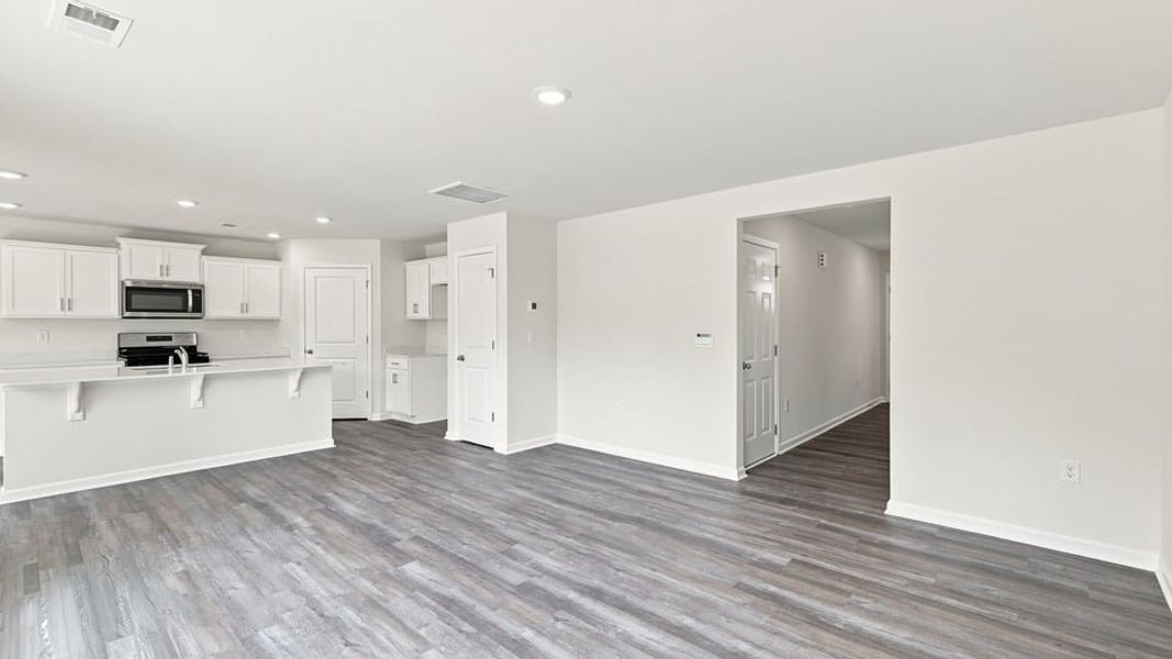 Spacious, unfurnished interior of a new home in Tyger Pines, Moore (Image 18).