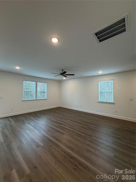 Spacious, unfurnished interior of a new home in , Denver (Image 8).