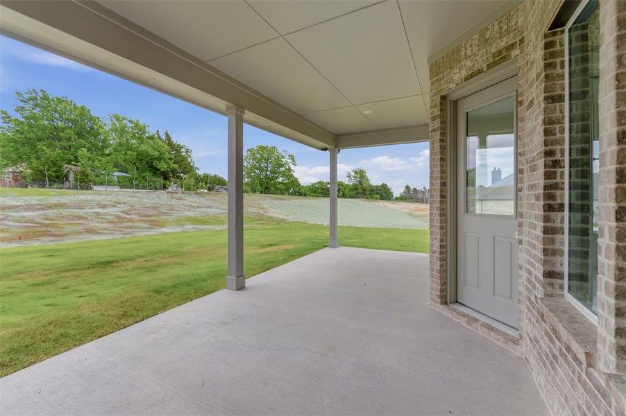 Exterior details and patio area of a home in Grayson Ridge, Van Alstyne (Image 22).