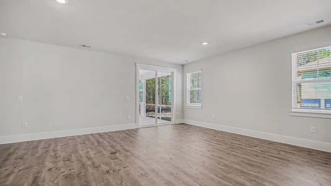 Spacious, unfurnished interior of a new home in Chapman Village, Conway (Image 7).