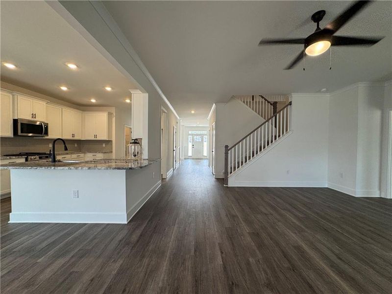 Spacious, unfurnished interior of a new home in Tuscany Hills, Douglasville (Image 26).