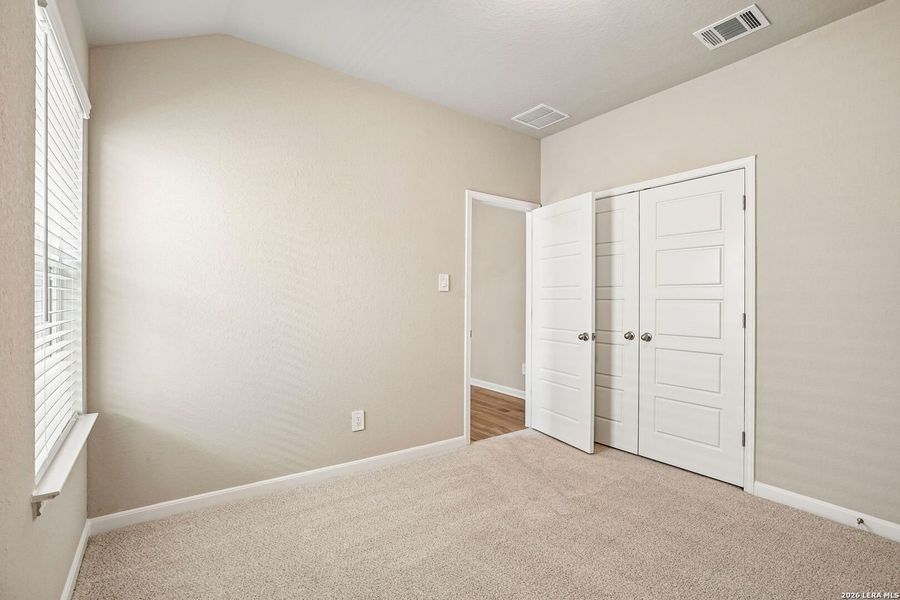 Spacious, unfurnished interior of a new home in Sagebrooke - Premier Series, San Antonio (Image 19).