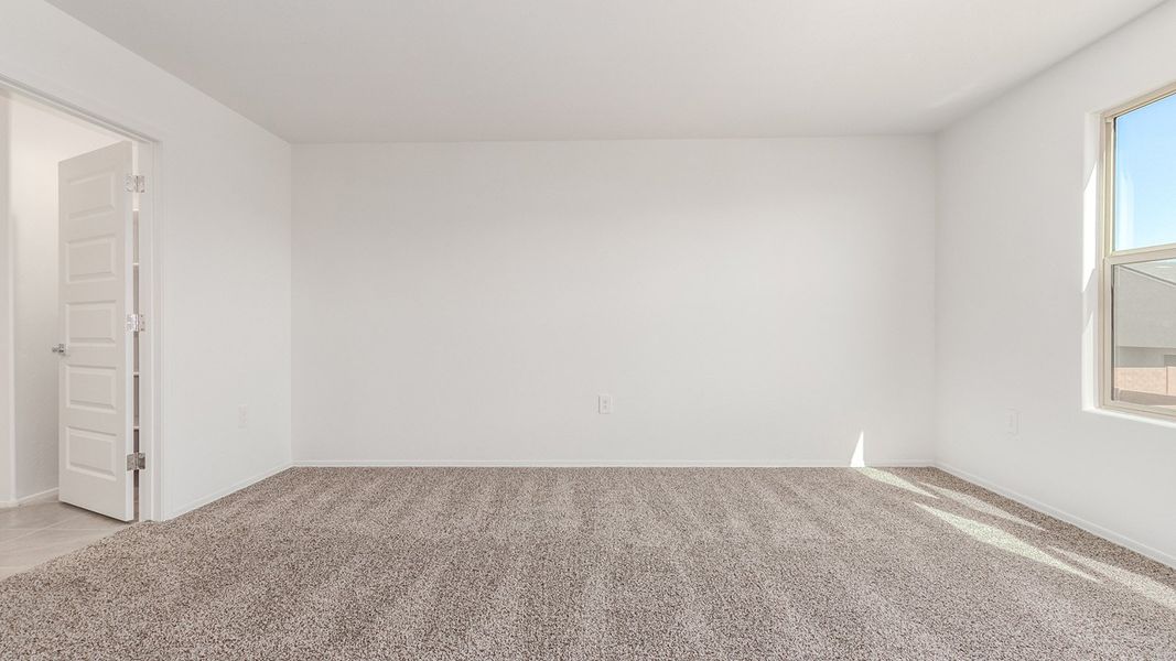 Spacious, unfurnished interior of a new home in Coronet at Gladden Farms, Marana (Image 17).