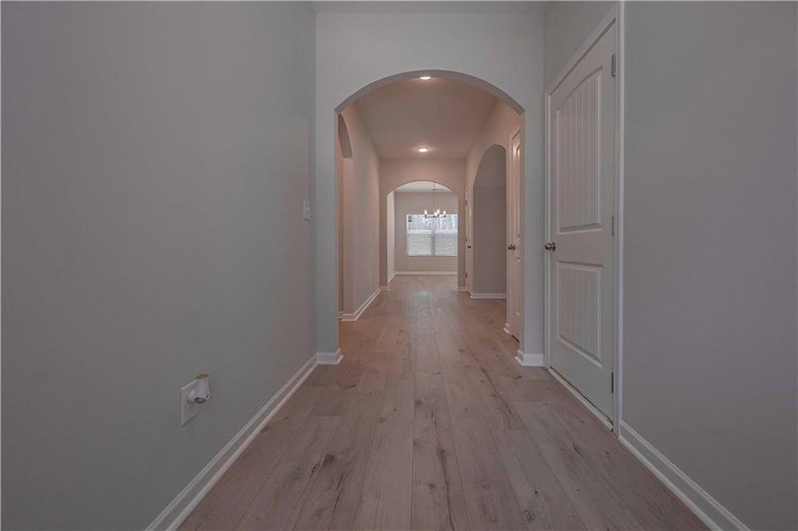 Spacious, unfurnished interior of a new home in , Villa Rica (Image 9).