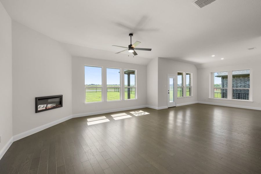 Spacious, unfurnished interior of a new home in Abe’s Landing, Granbury (Image 17). Spacious, unfurnished interior of a new home in Abe’s Landing, Granbury (Image 17).
