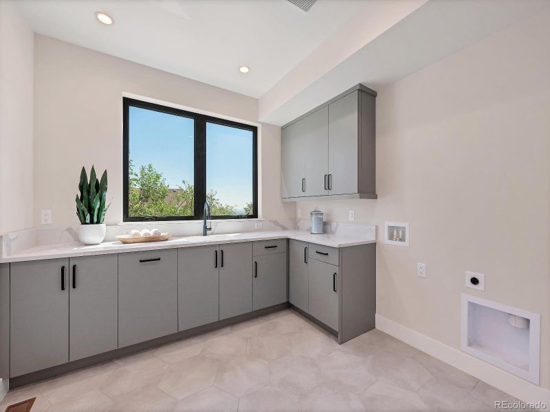 Spacious light & bright laundry room